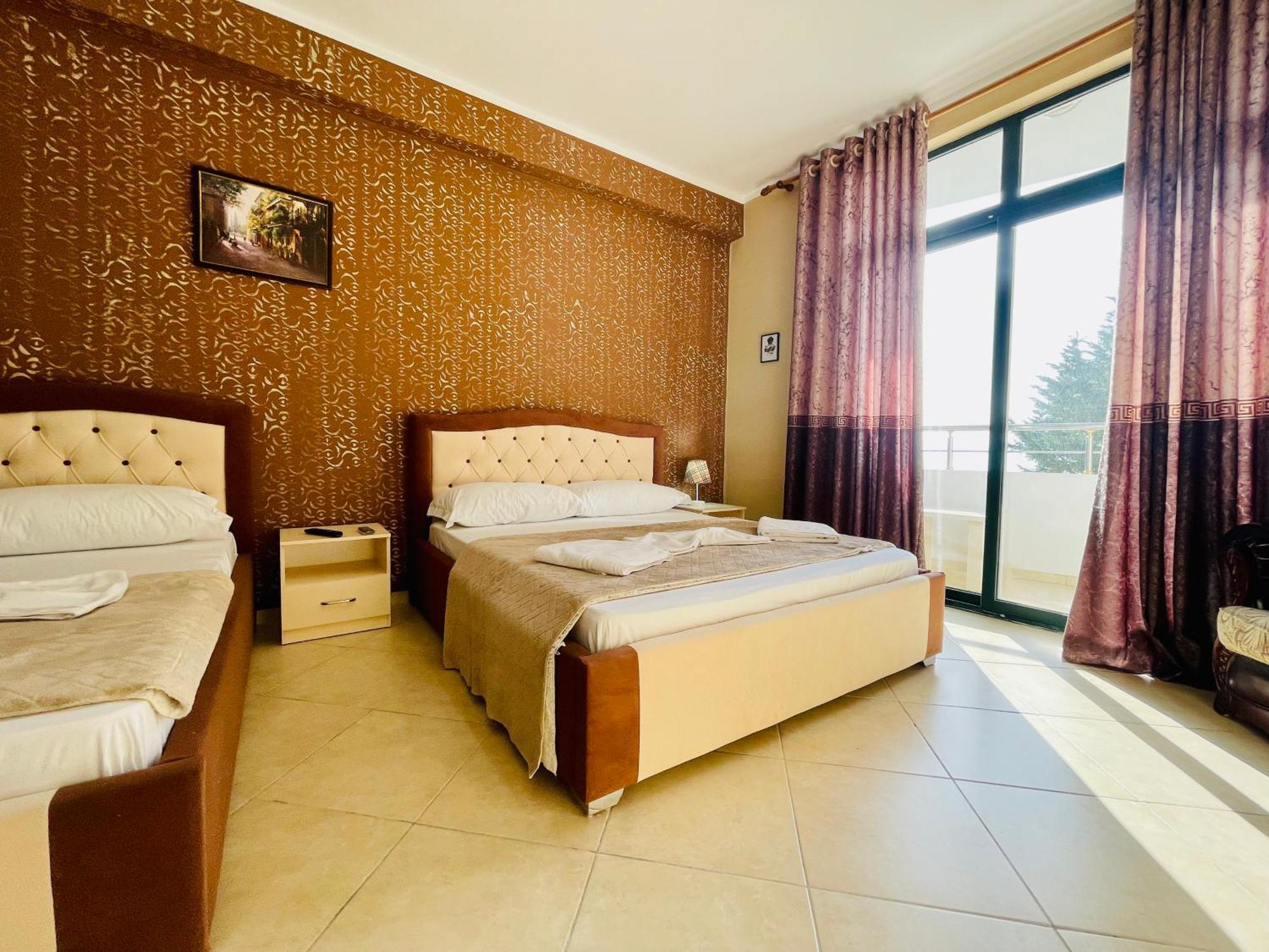 Vila3 Hotel Vlorë Eksteriør billede